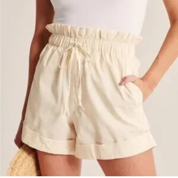 Abercrombie & Fitch High Waist Cream Shorts - Picture 1 of 5